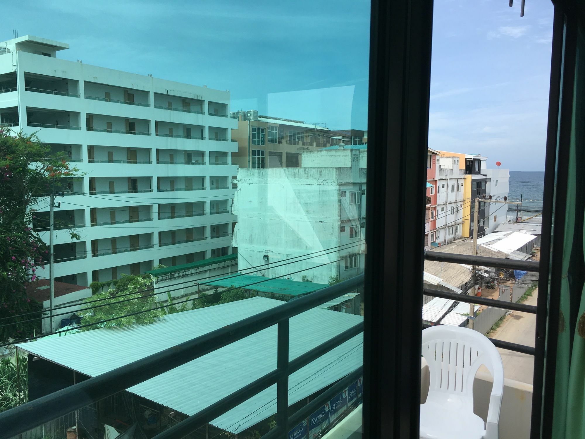 Breezy House Apartment Джомтиен Бийч Екстериор снимка